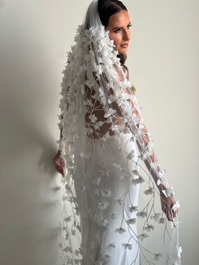 Jaxie Elegant Bridal Veil with 3D Floral Appliqués with Pearl